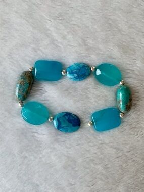 Elegant Turquoise Beaded Bracelet